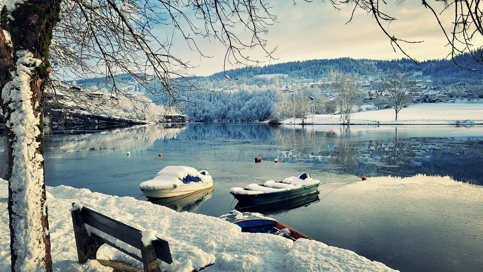 Barques Sous La Neige